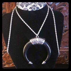 🦇Black Silver Crescent Moon Necklace
